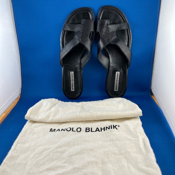 Manola Blahnik WOMENS size 7.5 black leather sandals. Made in Italy. - Picture 2 of 4